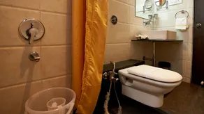 HOTEL SAI NISARG - Bathroom