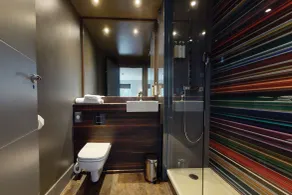 Village Hotel Manchester Bury - Bathroom