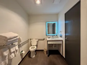 Ramada Limited Bloomington IL I-74/I-55 - Bagno