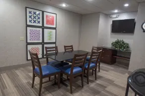 Holiday Inn Express Hotel & Suites Erie an IHG Hotel - Restaurant