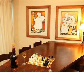 Bayhouse - Essbereich im Zimmer