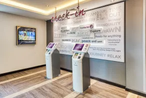 Premier Inn Banbury Town Centre - Castle Quay - Reception