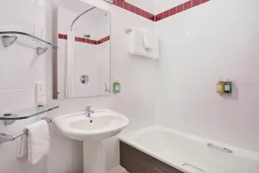 Leonardo Hotel Plymouth - Baño