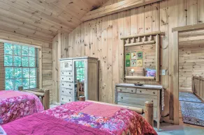 Luxury Cabin w/ Deck < 5 Miles to Sapphire Valley! - Interiör