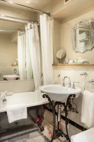 Glenskirlie Castle Hotel - Salle de bain