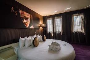Plaza V Executive Hotel - Room
