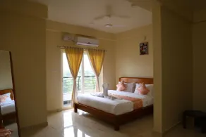 Lali Petals - Room