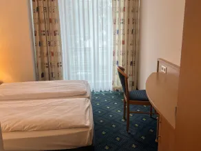 Hotel Am Schlosspark , Wiesbaden - Habitación
