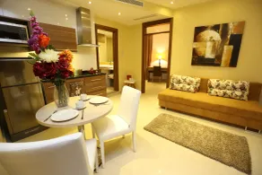 Delora Hotel and Suites - Habitación