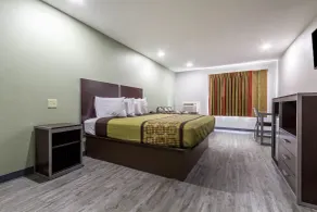 Scottish Inn and Suites Tomball - Chambre
