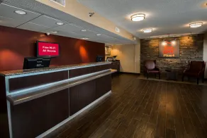 Red Roof Inn PLUS+ Chicago - Naperville - Hall