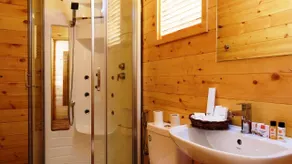 Royal woods By DLC RESORTS - Bathroom