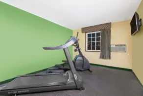 Days Inn by Wyndham Great Bend - Fitness facility
