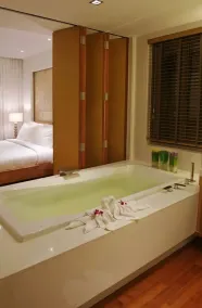 Pearl of Naithon - Bathroom
