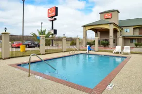 Econo Lodge Inn & Suites Port Arthur near Sabine Pass - Piscine