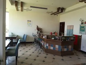 after hill Greenhouse Resort - Reception