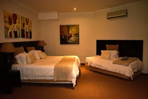 The Waterfront Country Lodge - Room