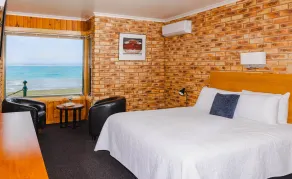 Stanley Village Waterfront Accommodation - Room