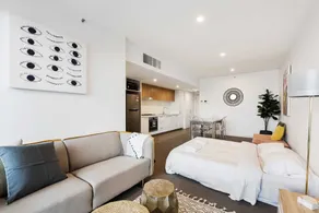 Swainson on Grote - Room