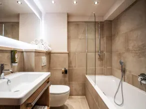 Stadthotel EGGERBRÄU - Badezimmer