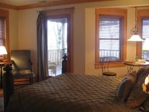 Cypress Moon Inn - Chambre