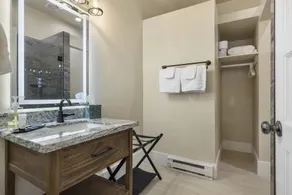 Waterfront Inn - Bathroom
