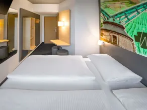 B&B HOTEL Würzburg-Ost - Room
