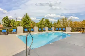 Best Western Plus Beckley Inn - Piscine