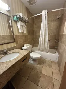 Super 8 by Wyndham Allentown Kutztown Area - Salle de bain