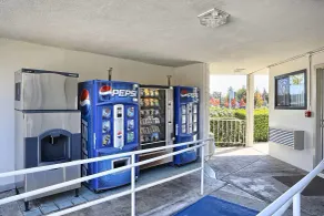 Super 8 by Wyndham Walnut Creek - Équipement de l’hébergement