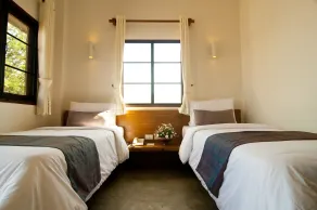 Lilu Pai - Room