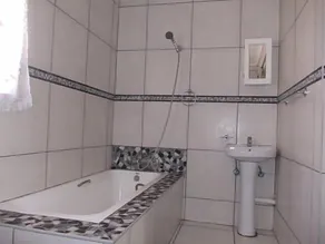 All Are Welcome Guest House - Badezimmer