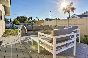 Oceanside Home w/ Patio & Grill, Walk to Beach! - Interiør