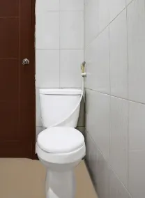Hotel O 76 Gayungsari - Badeværelse