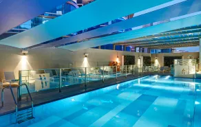 Holiday Inn - Doha - The Business Park by IHG - Piscina
