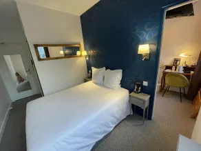 Balzac Hôtel Restaurant - Værelse