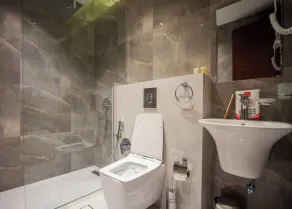 Elite One-Bedroom Apt AlRimal-3 - Bathroom