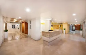 BloomSuites l Ahmedabad - Réception