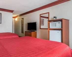 Quality Inn & Conference Center Brattleboro North - Room