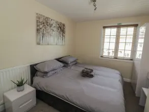 Above The Pub - Habitación