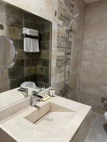 Coral Hotel Apartments - Bathroom