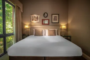 Majestic Old Lion Apartments - Room