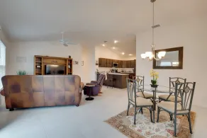Sun-soaked Retreat in The Villages w/ Grill! - Innvendig