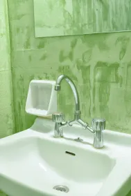 Sunrise Stef - Bathroom