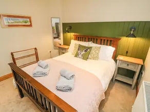 The Arches Larklands - Room