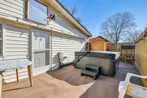 Hot Tub & Sauna: Kannapolis Bungalow - Interiör