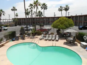 Quality Inn & Suites Phoenix NW - Sun City - Piscine