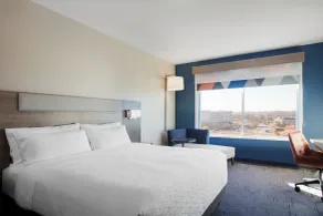 Holiday Inn Express & Suites Alexandria by IHG - Room