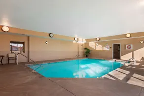 Best Western Plus Butterfield Inn - Piscine