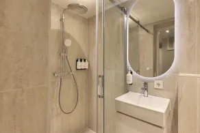 Zenstay Hotel Amsterdam - Zaandam - Bathroom